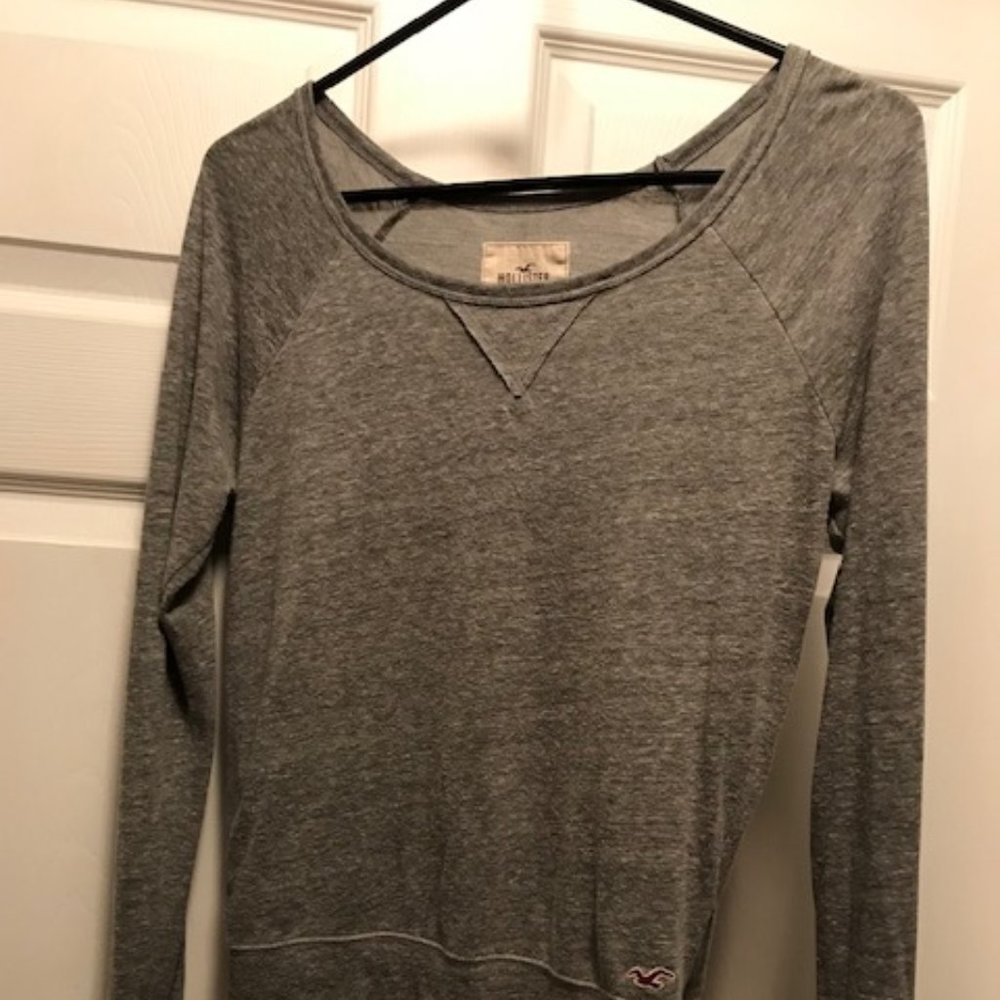 Hollister Xs boatneck long sleeve shirt grey
